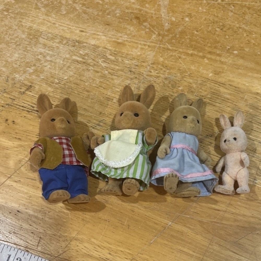 Vtg 1986 Maple Town Story Bunnies Rabbits Set Of 4 Figures Flocked Bandai Japan